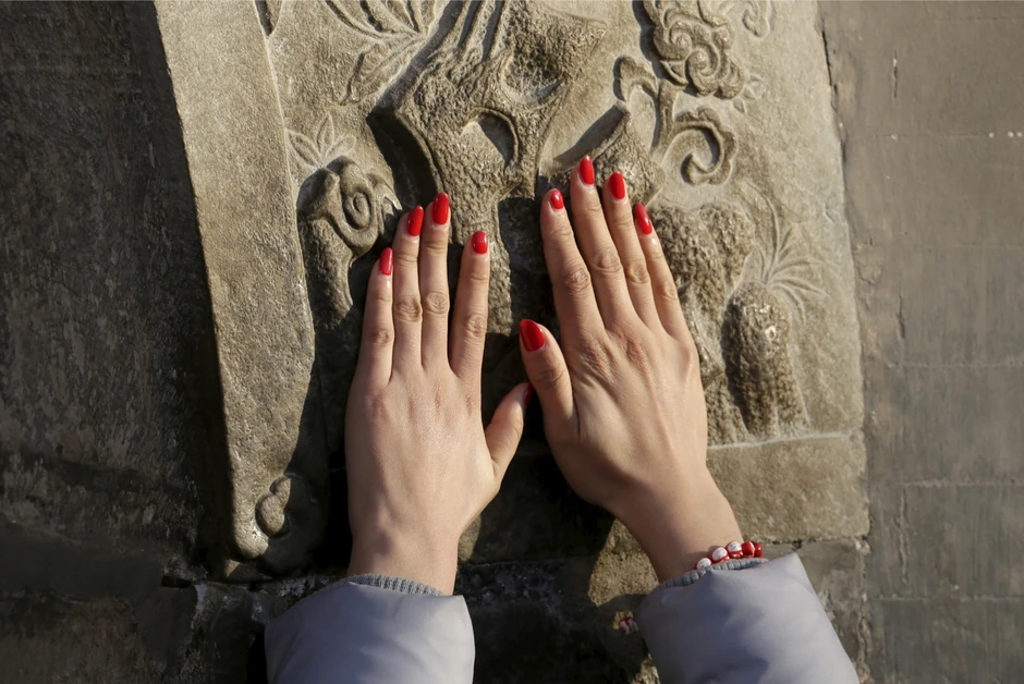 Veruje se da će dodir statue majmuna na početku nove godine doneti sreću
