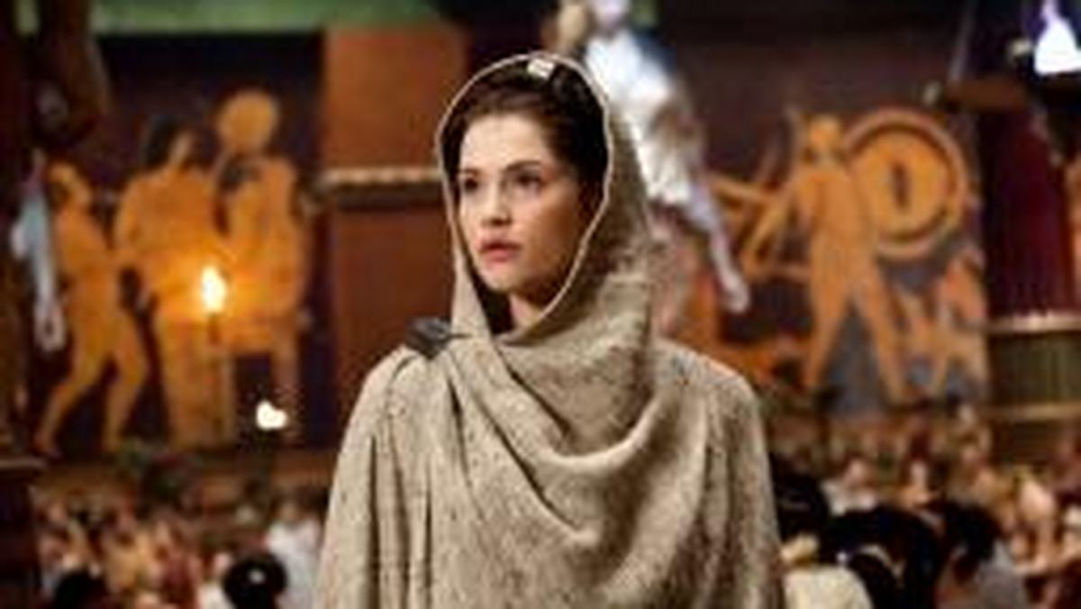 Gemma Arterton wyjawiła, iż zamierza pojawić się w sequelu kinowego przeboju "Starcie Tytanów". Gwiazda liczy, że tym razem jej rola będzie wymagała większej