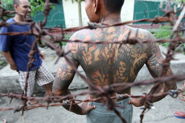 Tatuaże z więzienia na Filipinach
