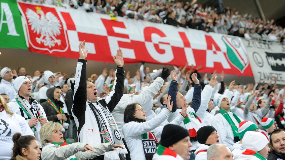 Komendant główny policji Marek Działoszyński powiedział we wtorek, że przed meczem Legia - Lazio wobec włoskich pseudokibiców policja musiała zareagować stanowczo. Dodał, że była to reakcja adekwatna do sytuacji.