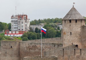 Tvrđava Ivangorod na ruskoj strani, na samoj granici estonskog grada Narva sa Rusijom