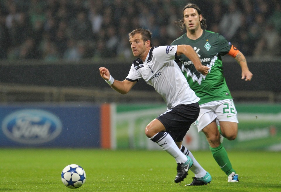 Rafael van der Vaart (L) i Torsten Frings (R)