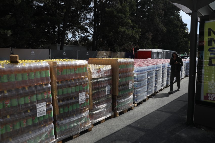 Spremne velike količine pića za osveženje