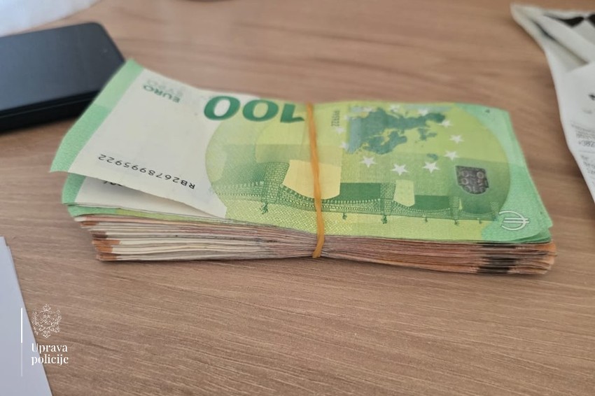 Zaplenjeni predmeti tokom pretresa