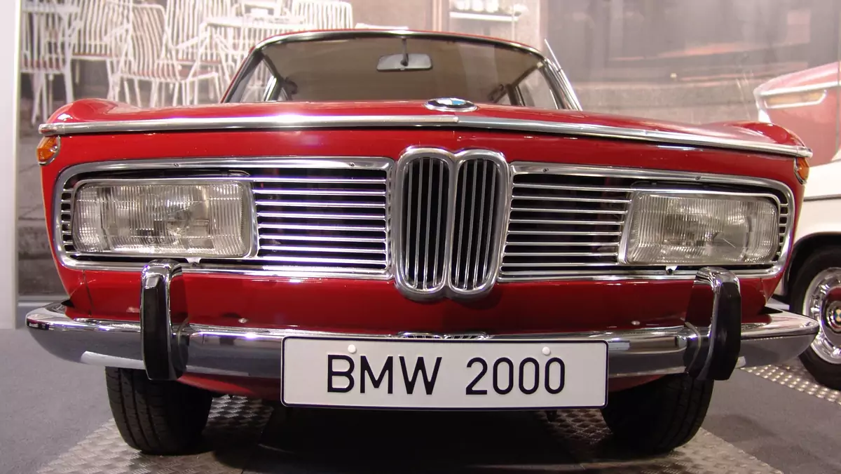 BMW 2000