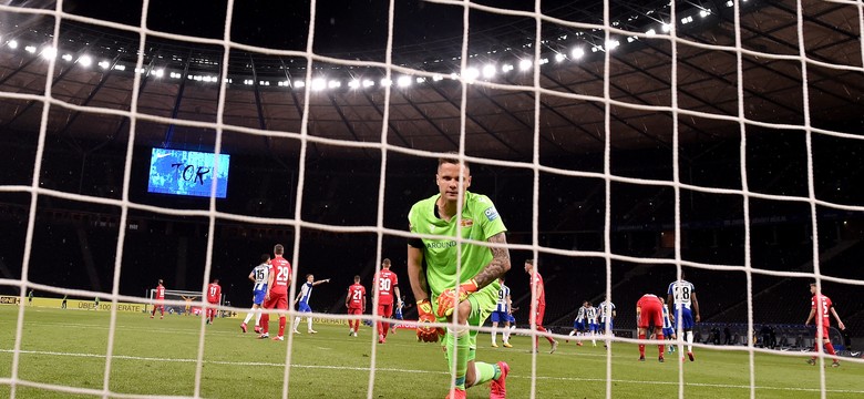 Koszmarny mecz Gikiewicza. Puścił 4 gole. Piątek znów w cieniu Ibisevica