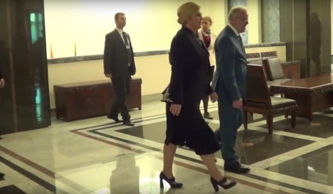 Ali cipele su izazvale posebnu polemiku