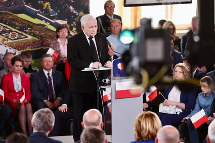 Kaczyński wypomniał dawne słowa Tuska o umieraniu z głodu. "Młodzieńczy wygłup"