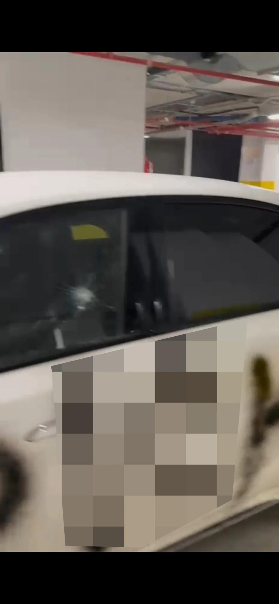 Demoliran auto u Beogradu