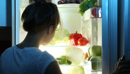 Jak prawidłowo zorganizować lodówkę, by uniknąć bakterii i marnowania jedzenia