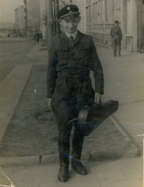 Uczeń Szkoły Podstawowej nr 19 przy ul. 10 Lutego w Gdyni (1946-49r.)