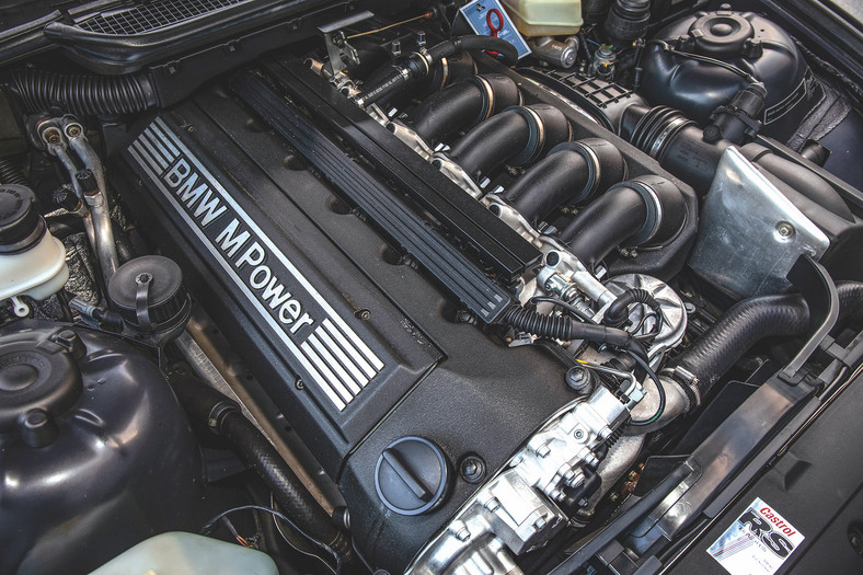 BMW M3 w sześciu generacjach – silnik R6 rządzi