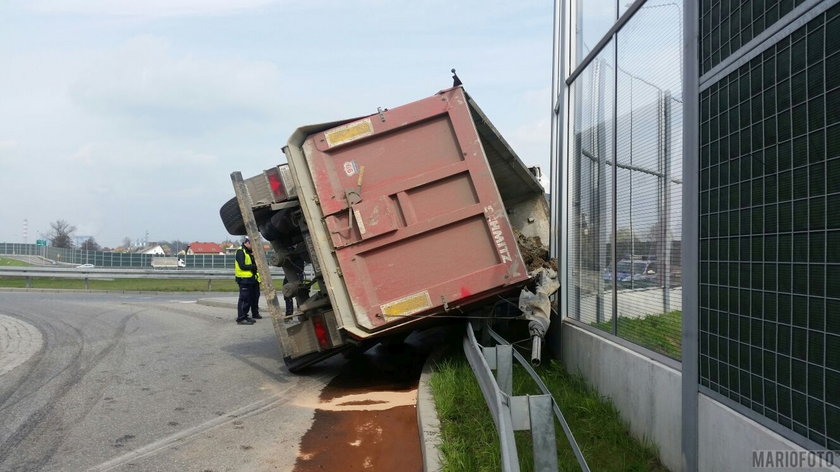 Wypadek przy wjeździe na obwodnicę Opola