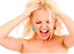 Obserwuj ciało! Czym różni się agresja u kobiet i mężczyzn i jak sobie z nią radzić?