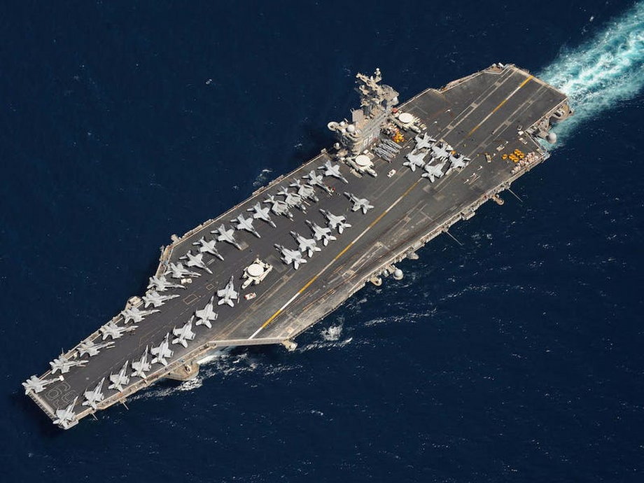 USS Dwight D. Eisenhower na północy Morza Arabskiego 20 kwietnia 2013 r.