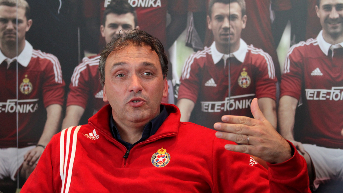 Po porażce w derbach Krakowa, czara goryczy się przelała i Robert Maaskant został zwolniony z funkcji trenera Wisły Kraków. Klub podał tę informację w oficjalnym komunikacie, w poniedziałkowy wieczór.
