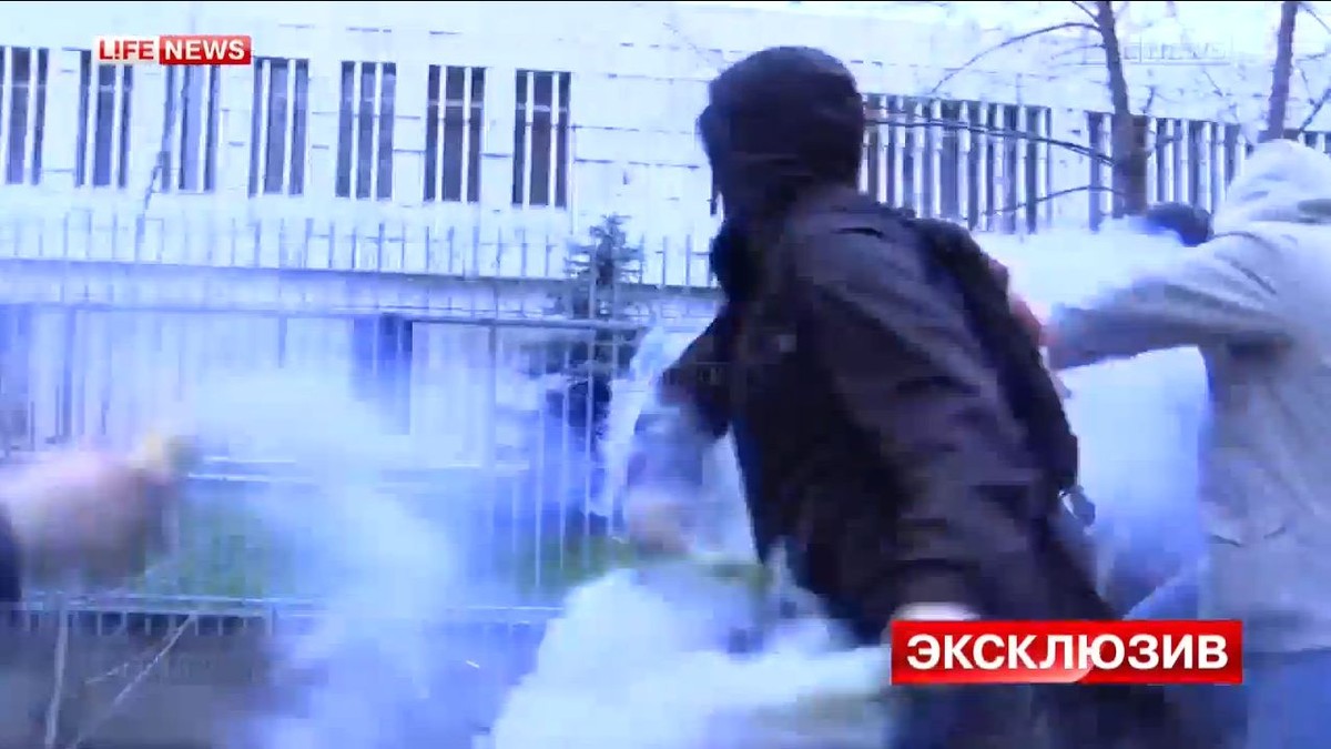 15 dni aresztu za atak na polską ambasadę w Moskwie