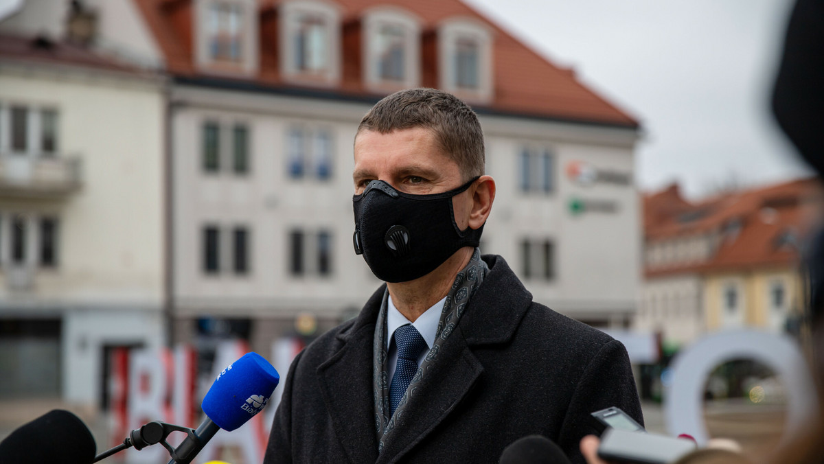 Piontkowski tłumaczy decyzję o powrocie do szkół. "Najmłodsze dzieci źle znoszą zdalną naukę"