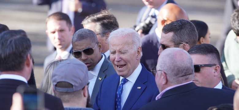 "Ta broń jest na stole", potwierdził Biden. Więcej mówić nie chciał...