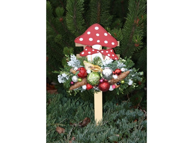 Nietypowy stroik do ogrodu, na balkon lub na taras. Autorka: Marta Jarosińska-Mańka