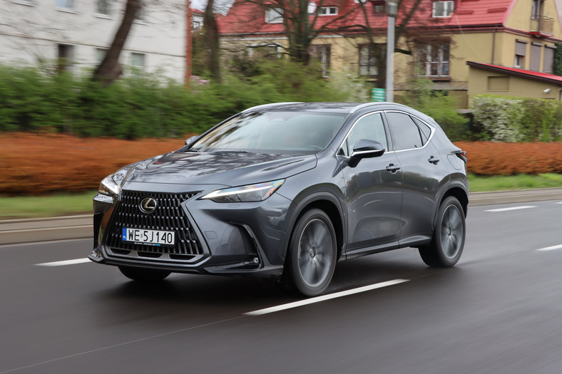 Lexus NX 450h+