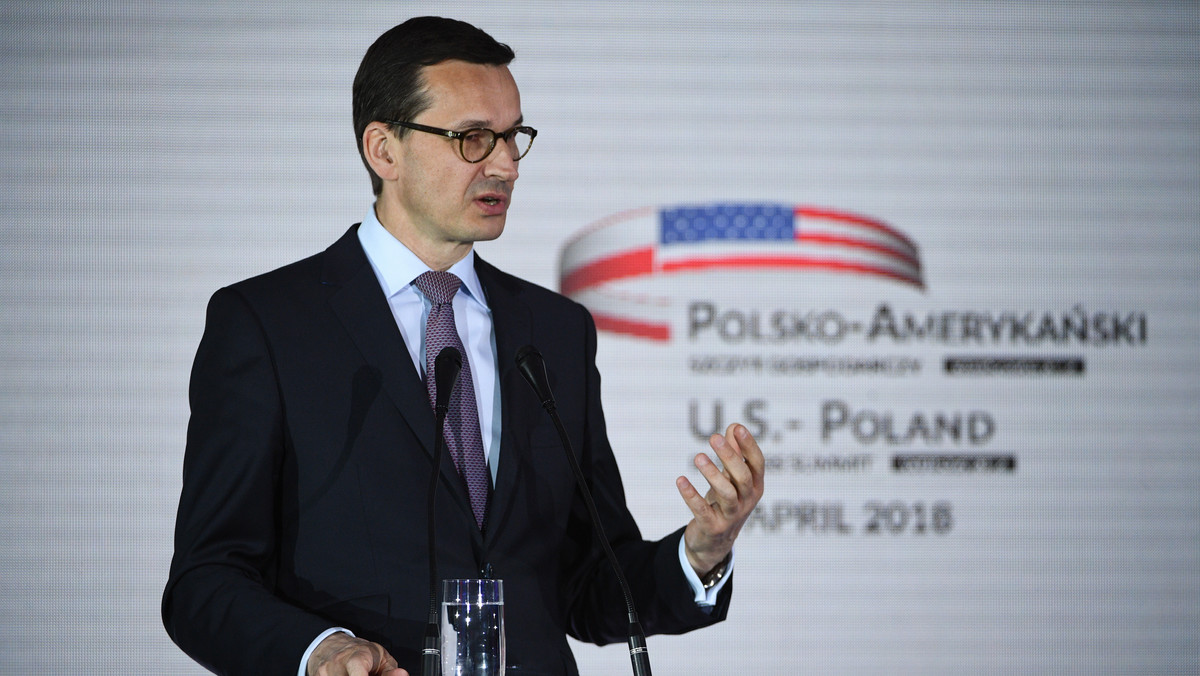 Dziękuję Donaldowi Trumpowi za te ważne słowa - w ten sposób premier Mateusz Morawiecki odniósł się do słów prezydenta USA, który wczoraj pochwalił Polskę za to, że płaci na obronność "nawet więcej, niż się od niej oczekuje". - My to bardzo doceniamy - dodał Donald Trump.