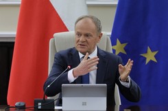 Premier Tusk grzmi o polexicie. 'Pragną go obie konfederacje i PiS, a prezydent Nawrocki jest patronem'