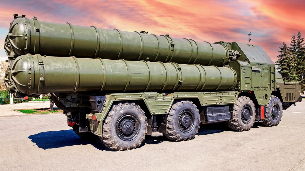 Iran kupił chińskie systemy obrony powietrznej. Rosyjskie S-300 okazały się nieskuteczne