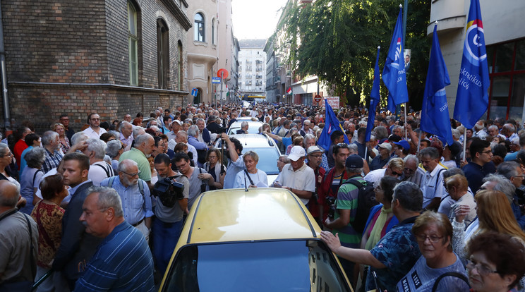 Megtelt a Práter utca /Fotó: Fuszek Gábor