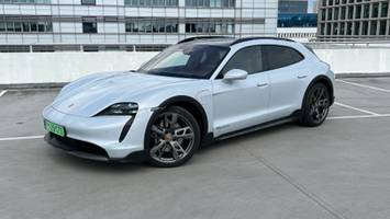 Elektryczne i rodzinne Porsche? Taycan 4 Cross Turismo udowadnia, że to ma sens