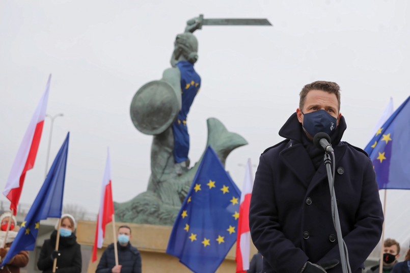 Trzaskowski: Po awanturze na całą Europę rząd na szczęście ustąpił