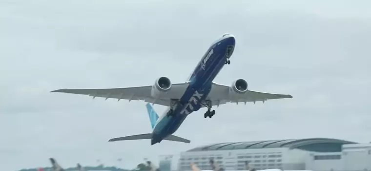Gigantyczny Boeing 777X w akcji. Imponujący pokaz samolotu na targach w Singapurze