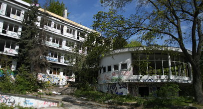 Sanatorium w Orłowie było perełką Gdyni, dziś popada w ruinę. Oto jak wygląda w środku
