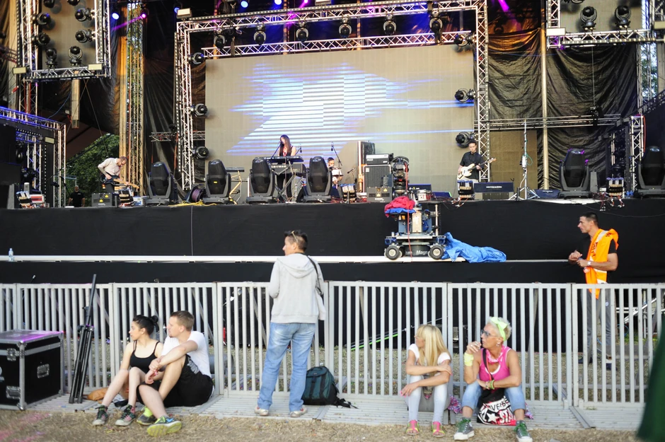 Egzit bend Bitipatibi