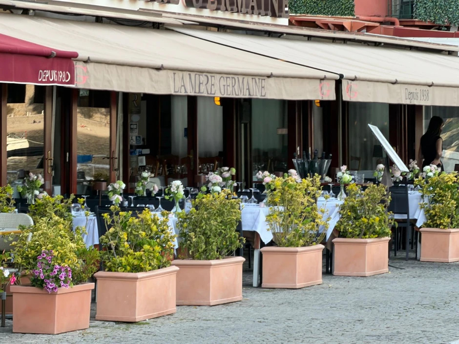 Dekoracija u restoranu 