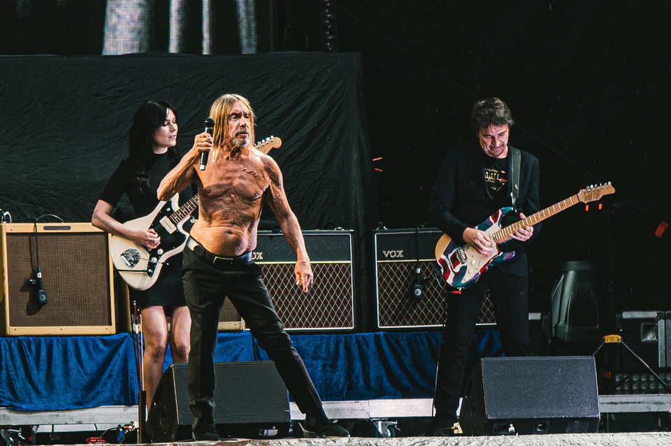 Iggy Pop na koncercie Red Hot Chilli Peppers w Warszawie