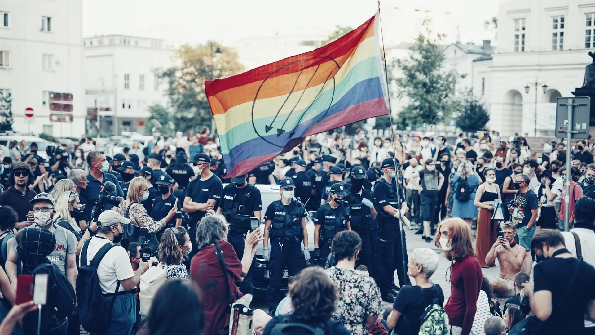 Rok po Tęczowej Nocy: w 97 proc. przypadków policjanci przekroczyli uprawnienia