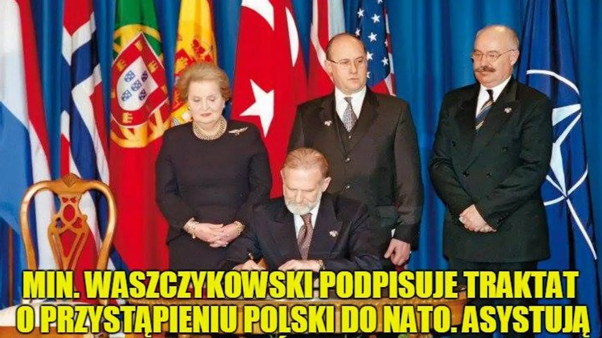 Historia według PiS - internauci w prześmiewczy sposób pokazują "wpadkę" rządu