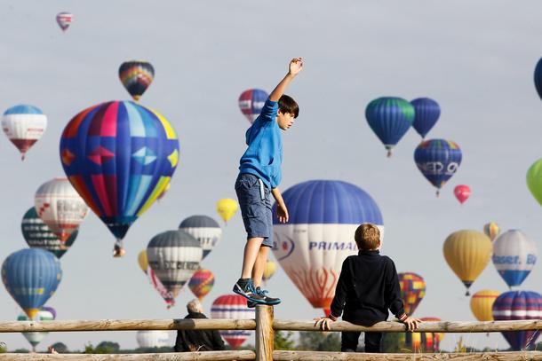 FRANCE HOT AIR BALLOONS