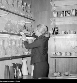 Znajdowały się w wielu domach. Dziś te filiżanki z czasów PRL są warte ponad 8 tys. zł [FOTO]