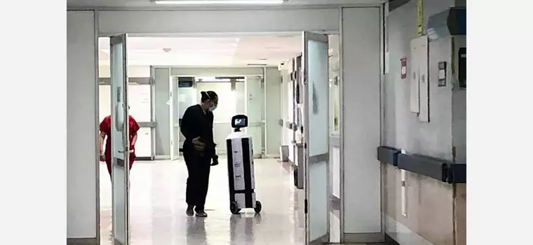 Autonomiczny robot pomaga pacjentom i lekarzom w walce z COVID-19