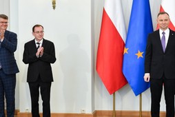 Od lewej: Maciej Wąsik, Mariusz Kamiński i Andrzej Duda.