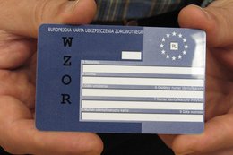 Jeśli planujesz wakacje w Europie, EKUZ to podstawa. Wyjaśniamy, co musisz o niej wiedzieć