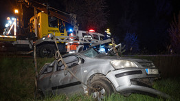 Meghalt a kocsit vezető nő – Fotók a tragikus dunatetétleni baleset helyszínéről