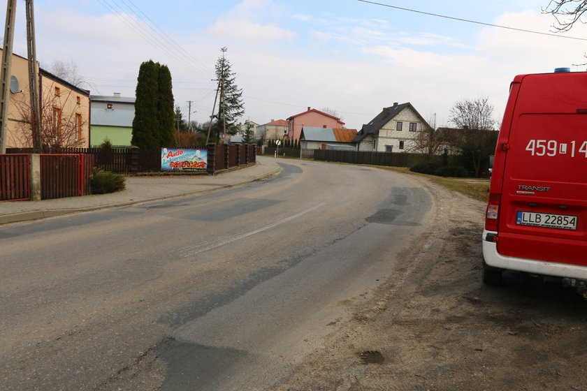 Ptak rozbił szybę w gimbusie