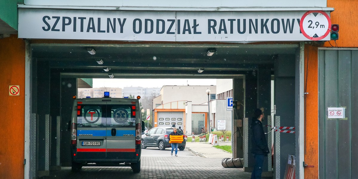 Rybnik. 32-latka zmarła w drodze do szpitala. Czekała osiem godzin na test.