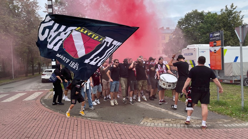 Letonski navijači pre utakmice | Foto: Nemanja Mitrović