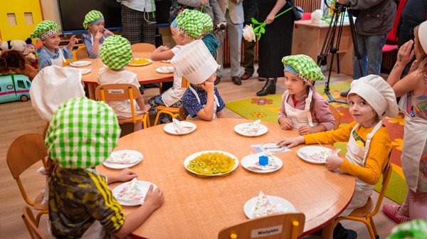 Coraz więcej wrocławskich placówek chce jeść zdrowo i uczyć właściwych nawyków. 