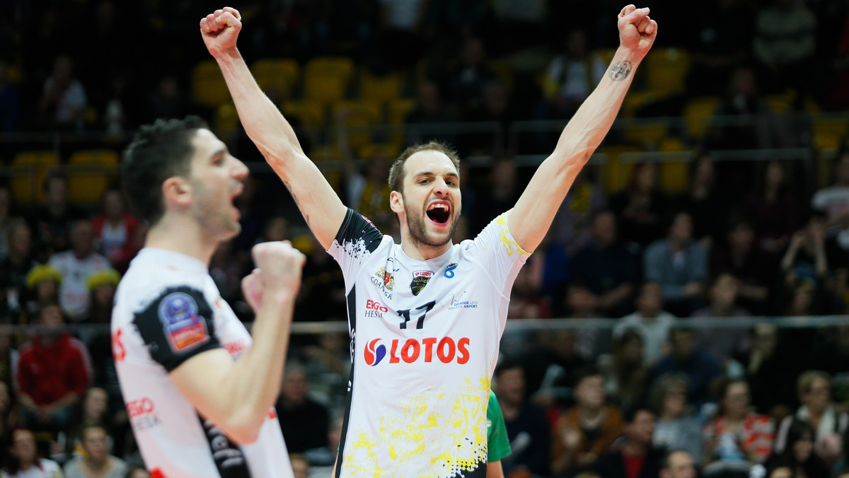 Lotos Trefl Gdańsk broni wywalczonego roku temu Pucharu Polski. Gdańszczanie w sobotnim półfinale zmierzą się z Zaksą Kędzierzyn-Koźle. - Nasi rywale są na fali. My na pewno nie położymy się na boisku. Mamy nadzieję, że to nasza drużyna pozostanie we Wrocławiu do niedzieli - powiedział PlusLiga.pl Miłosz Hebda, przyjmujący wicemistrzów Polski.