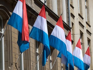 Luksemburg staje w obronie Niemiec: Wrogiem nie jest kanclerz Scholz, ale Władimir Putin